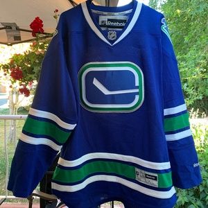 circa 2012/2013 canucks alternate jersey